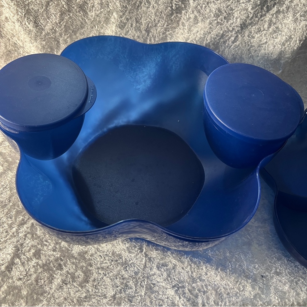 Blue Flower-Shaped Container - Picture 3 of 7